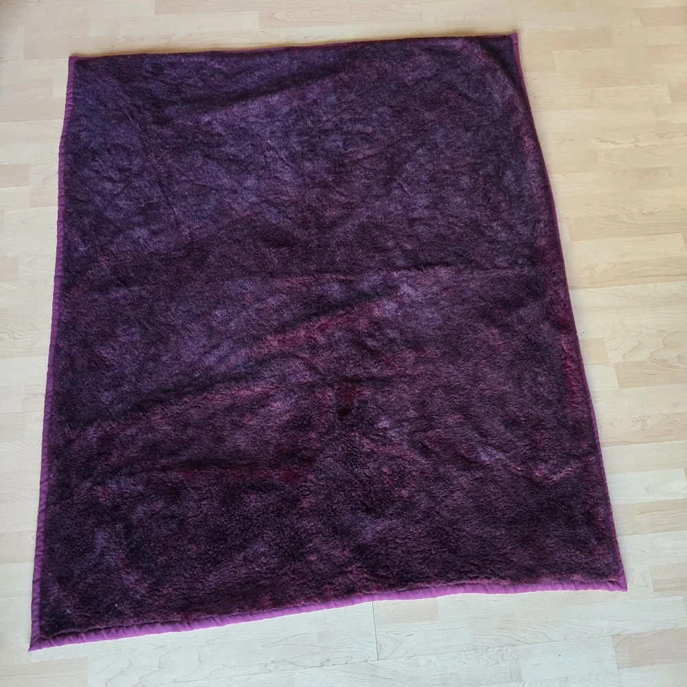 POTTERY BARN THROW BLANKET BURGUNDY‎ RED MAROON FAUX FUR SUEDE Soft Plush